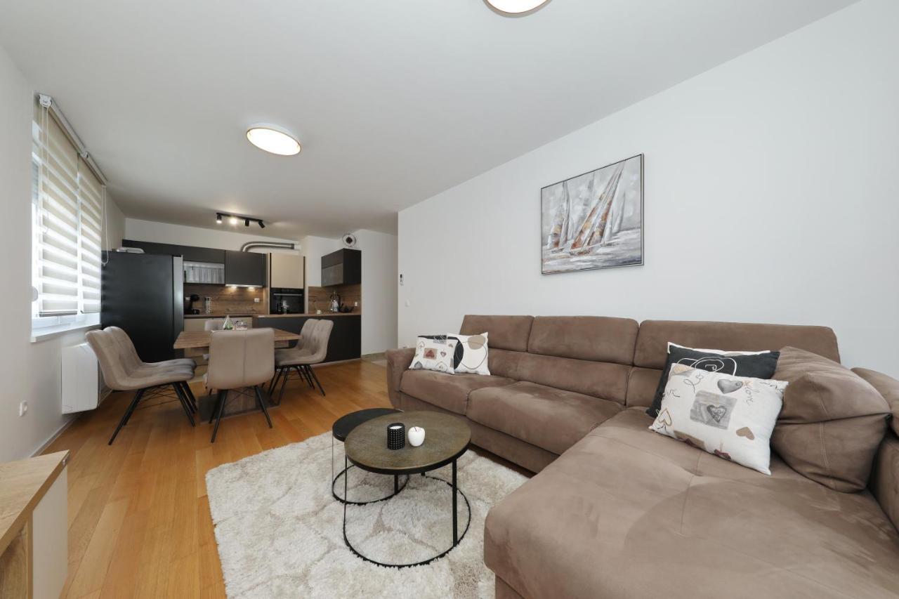 Apartman Maresa Zara Esterno foto
