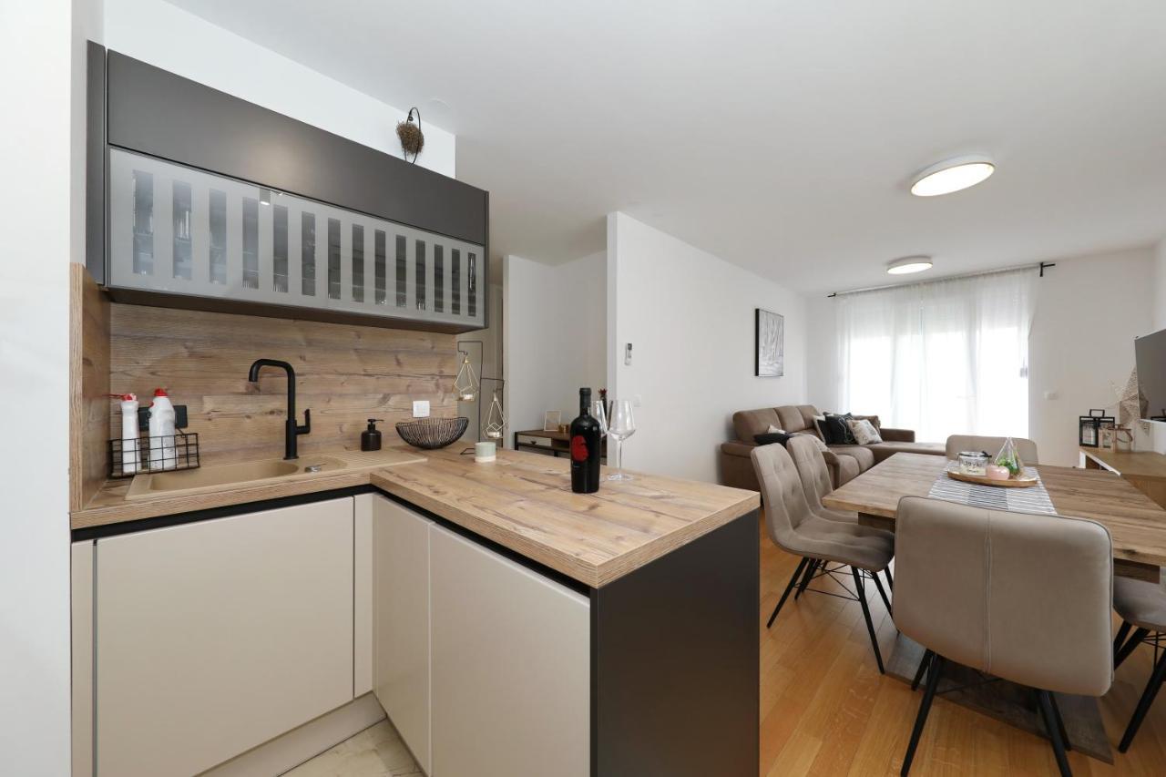 Apartman Maresa Zara Esterno foto